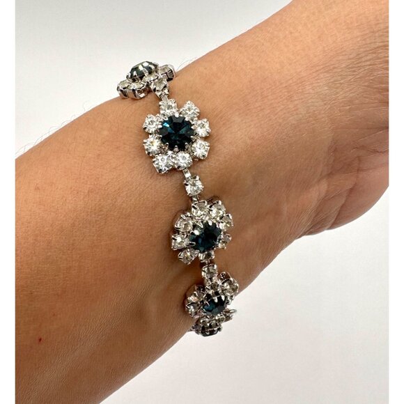 Vintage Rhinestones Flowers Tennis Style Silver Tone Bracelet - Picture 4 of 5